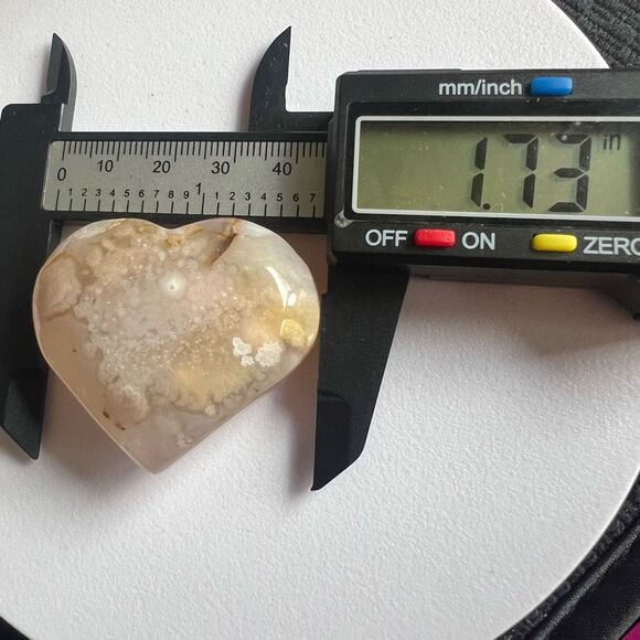 Flower Agate Heart Carving (#17)‎ - Picture 7 of 9